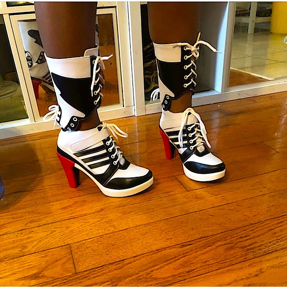 Sneaker boots